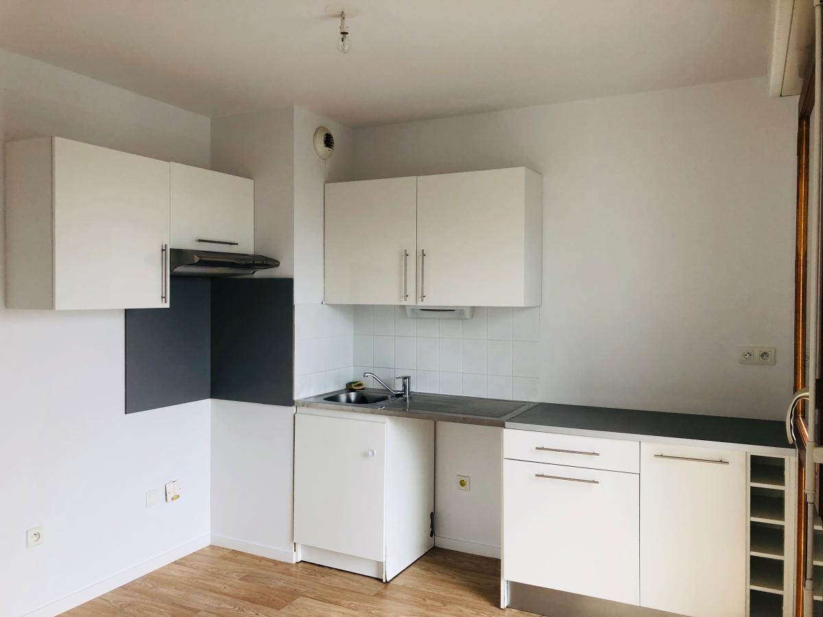 
																			4 pièces - 
																		1er étage - 83m² - 235 000 € - Photo #1