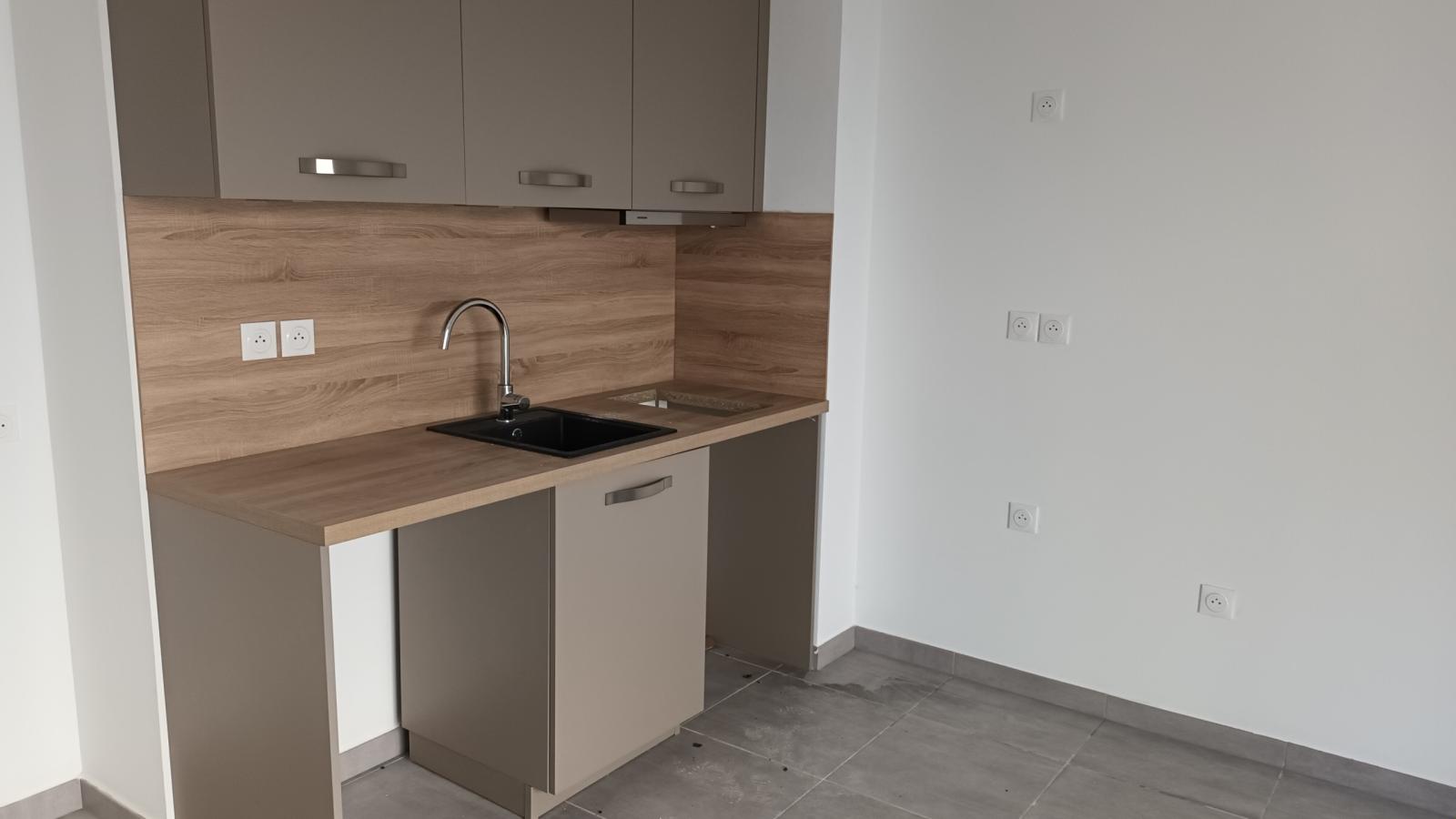 
																																							1 pièce - 
																																						1er étage - 36m² - 804,61 € - Photo #2