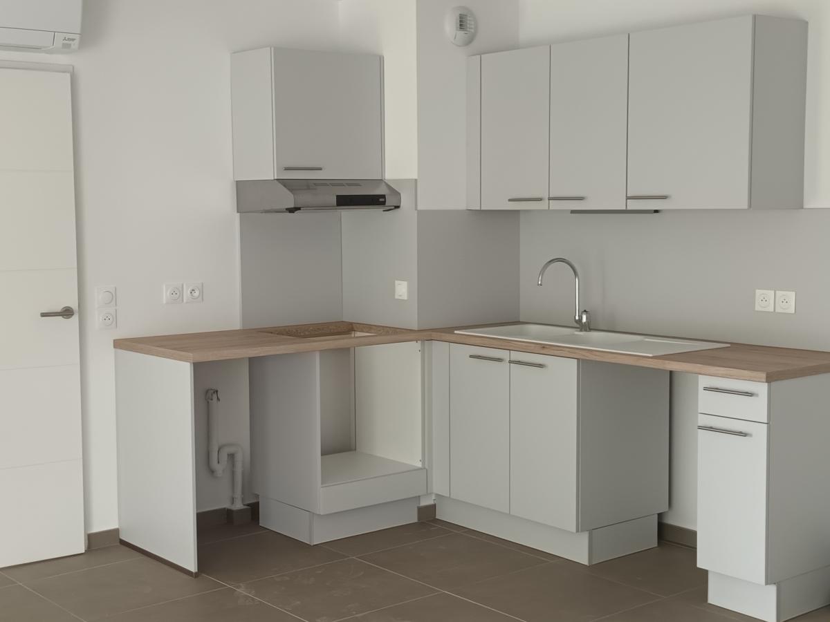 
																																							3 pièces - 
																																						1er étage - 82m² - 1 733,92 € - Photo #3