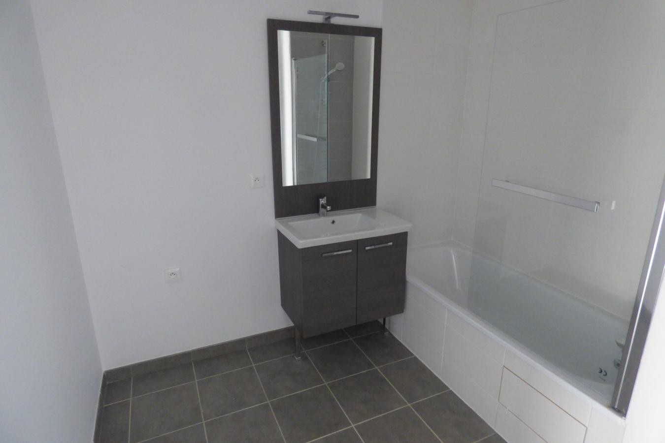 
																																							3 pièces - 
																																						1er étage - 65m² - 700,68 € - Photo #3