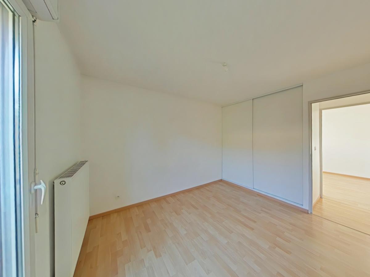 
																																							5 pièces - 
																																						1er étage - 107m² - 1 094,17 € - Photo #4