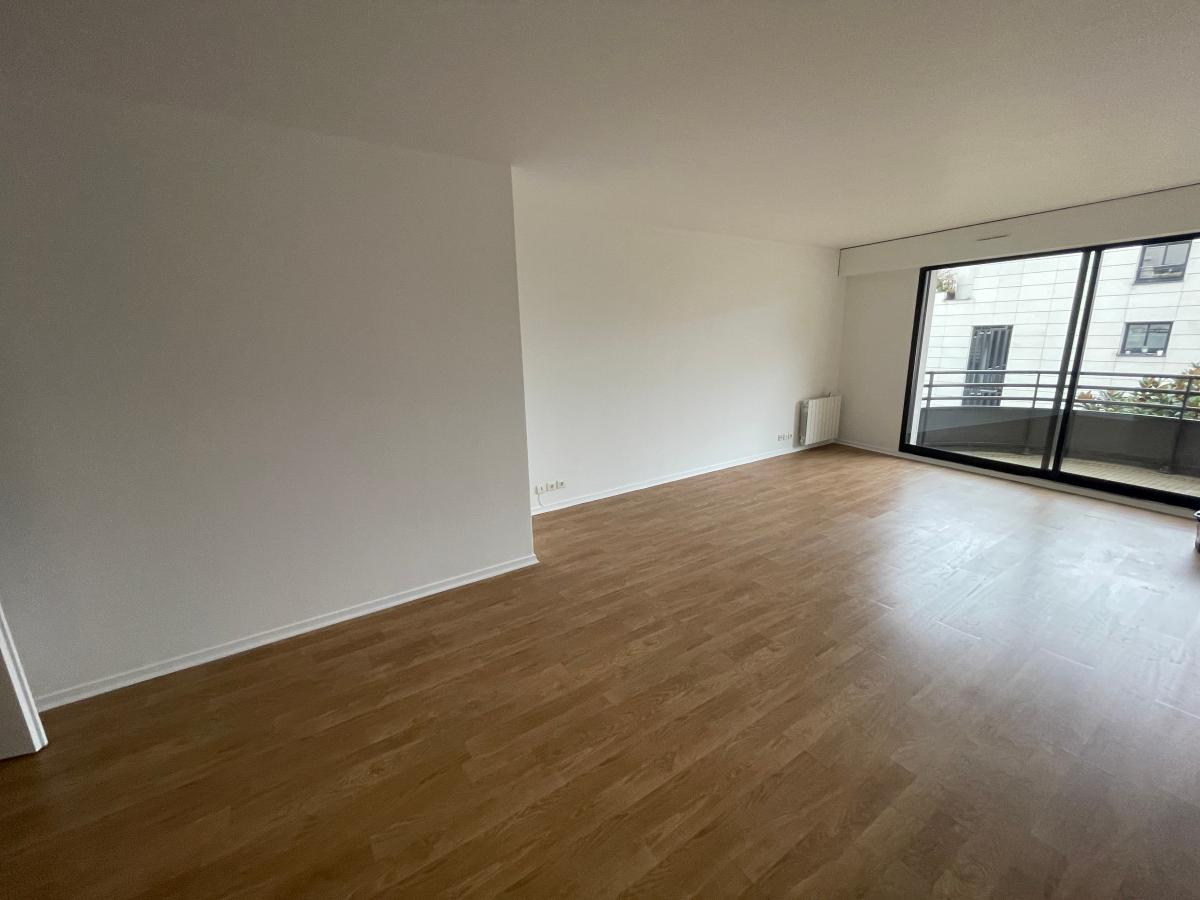 
																			4 pièces - 
																		4ème étage - 96m² - 3 167,76 € - Photo #1