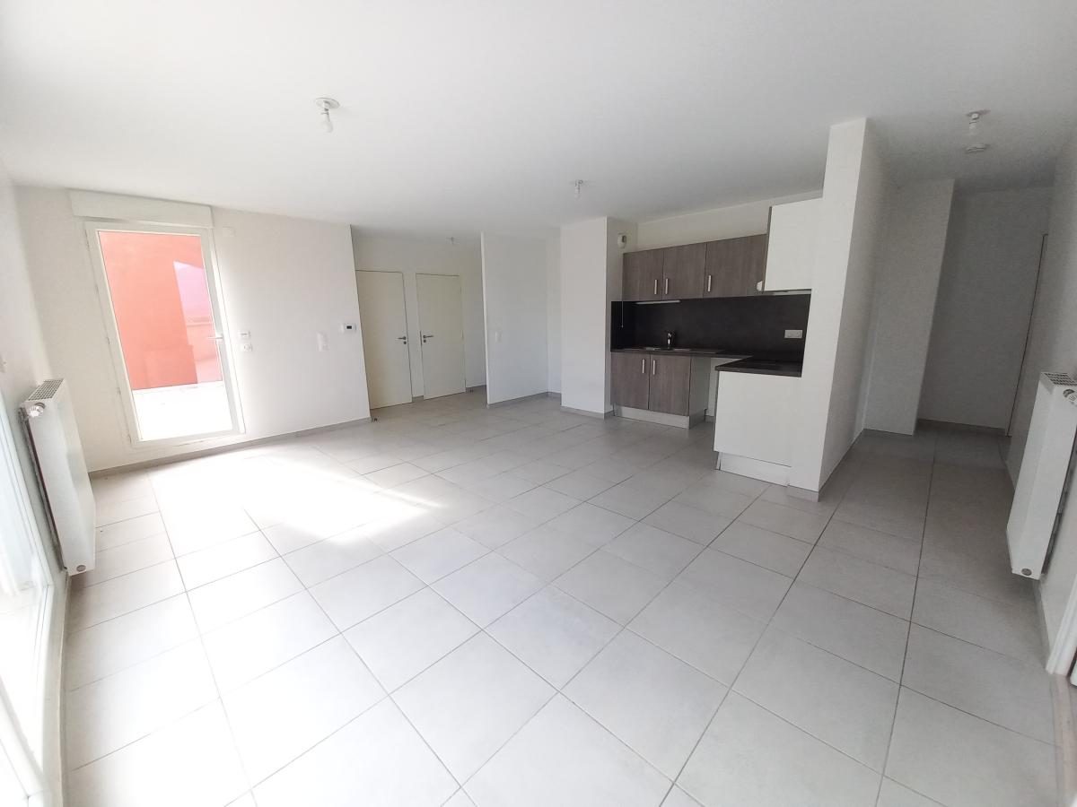 4 pièces - 3ème étage - 78m² - 1 022,12 € - Photo #1
