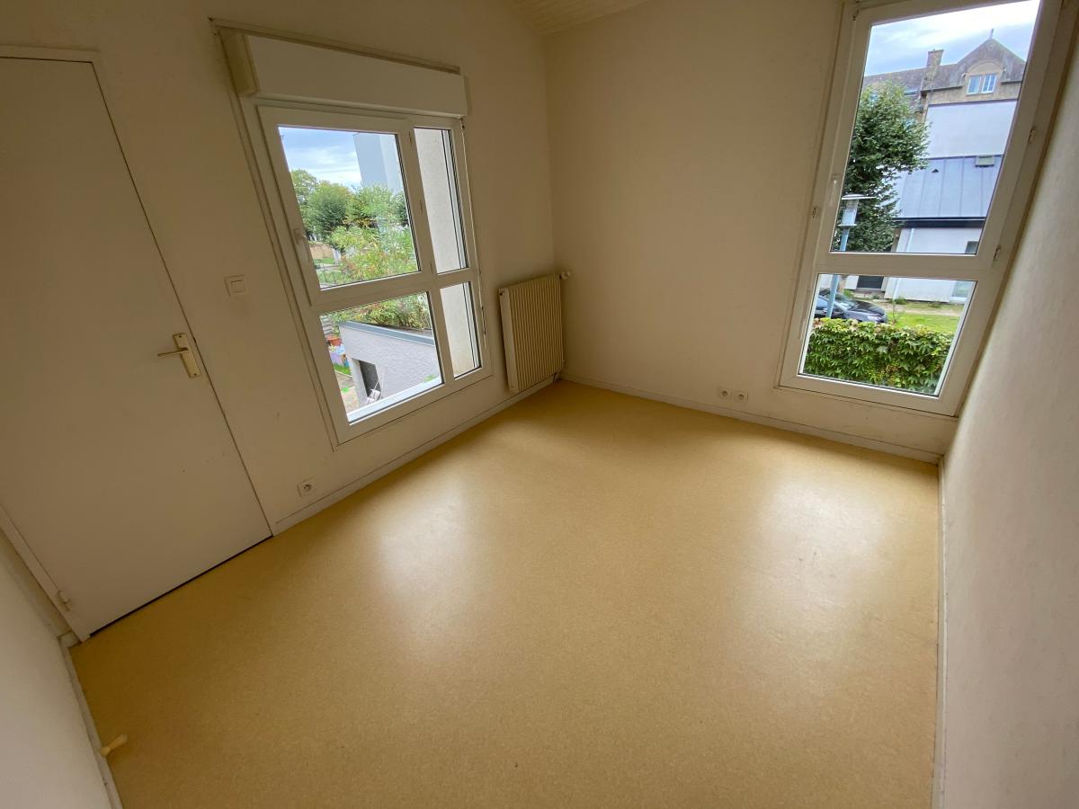 
																																							5 pièces - 
																																						RDC - 104m² - 1 288,63 € - Photo #4