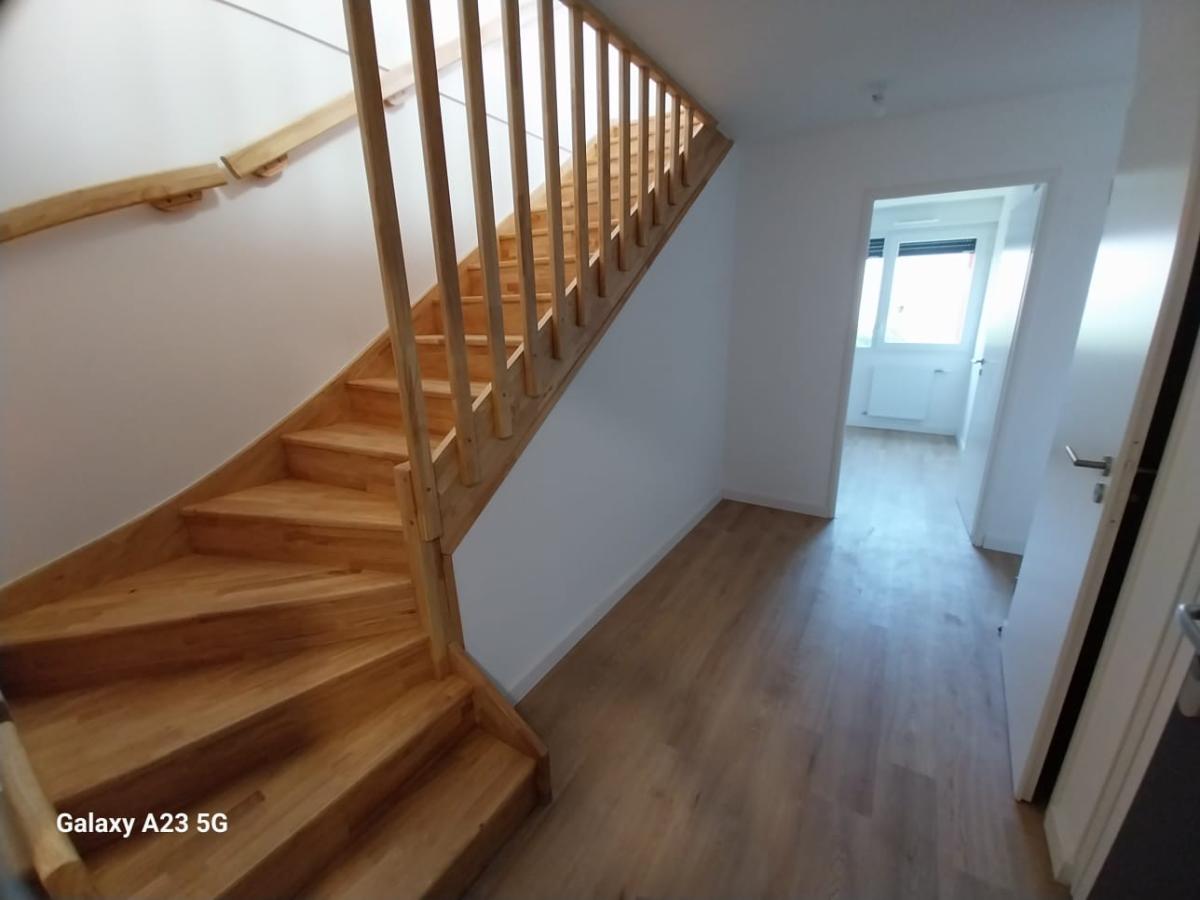 
																																							3 pièces - 
																																						1er étage - 63m² - 730,83 € - Photo #1