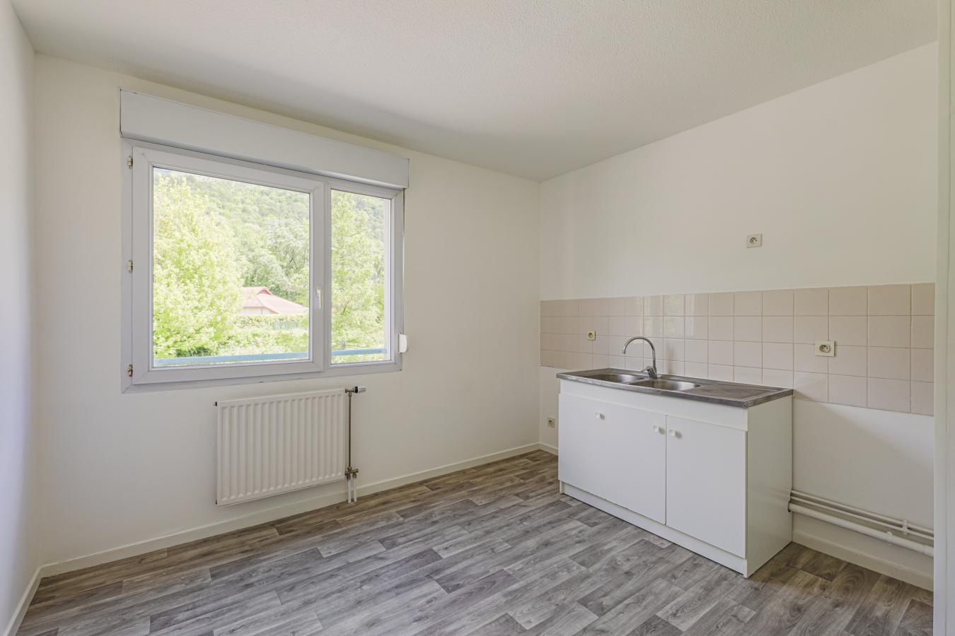 4 pièces - 1er étage - 78m² - 184 000 € - Photo #3