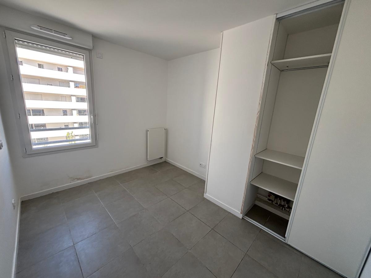 
																			4 pièces - 
																		4ème étage - 85m² - 1 015,93 € - Photo #7