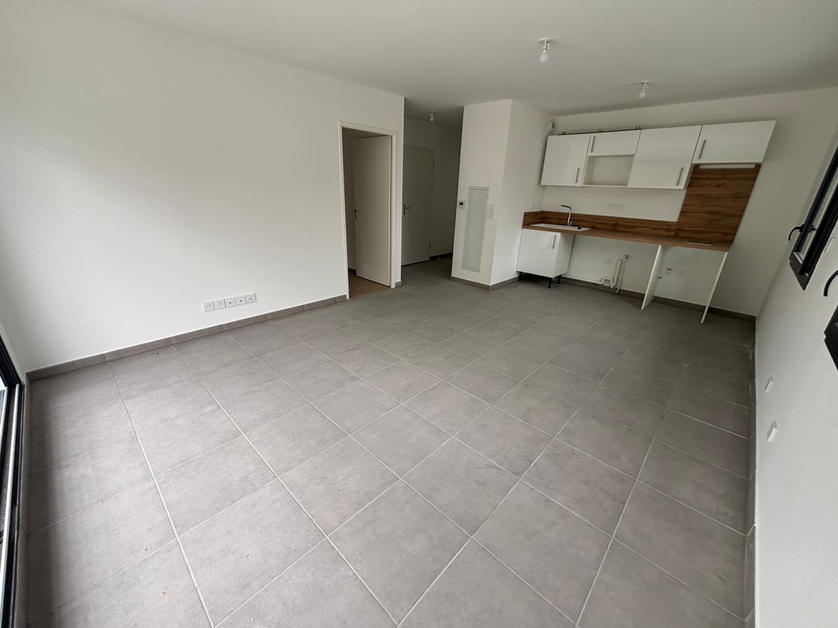 2 pièces - 3ème étage - 44m² - 574,19 € - Photo #0