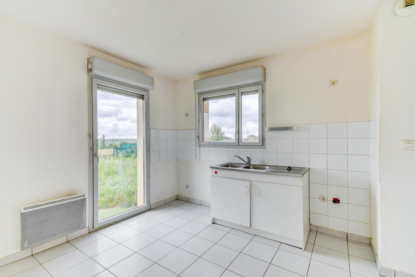 
																																							4 pièces - 
																																						RDC - 87m² - 1 089,44 € - Photo #1