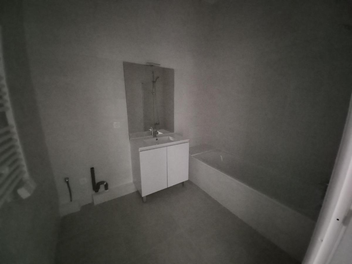 
																																							3 pièces - 
																																						RDC - 67m² - 1 762,43 € - Photo #6