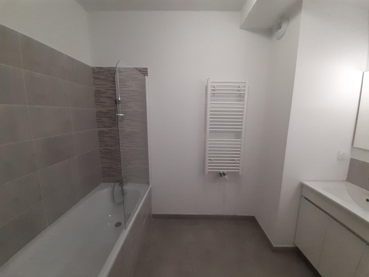 
																																							4 pièces - 
																																						2ème étage - 76m² - 1 047,93 € - Photo #3