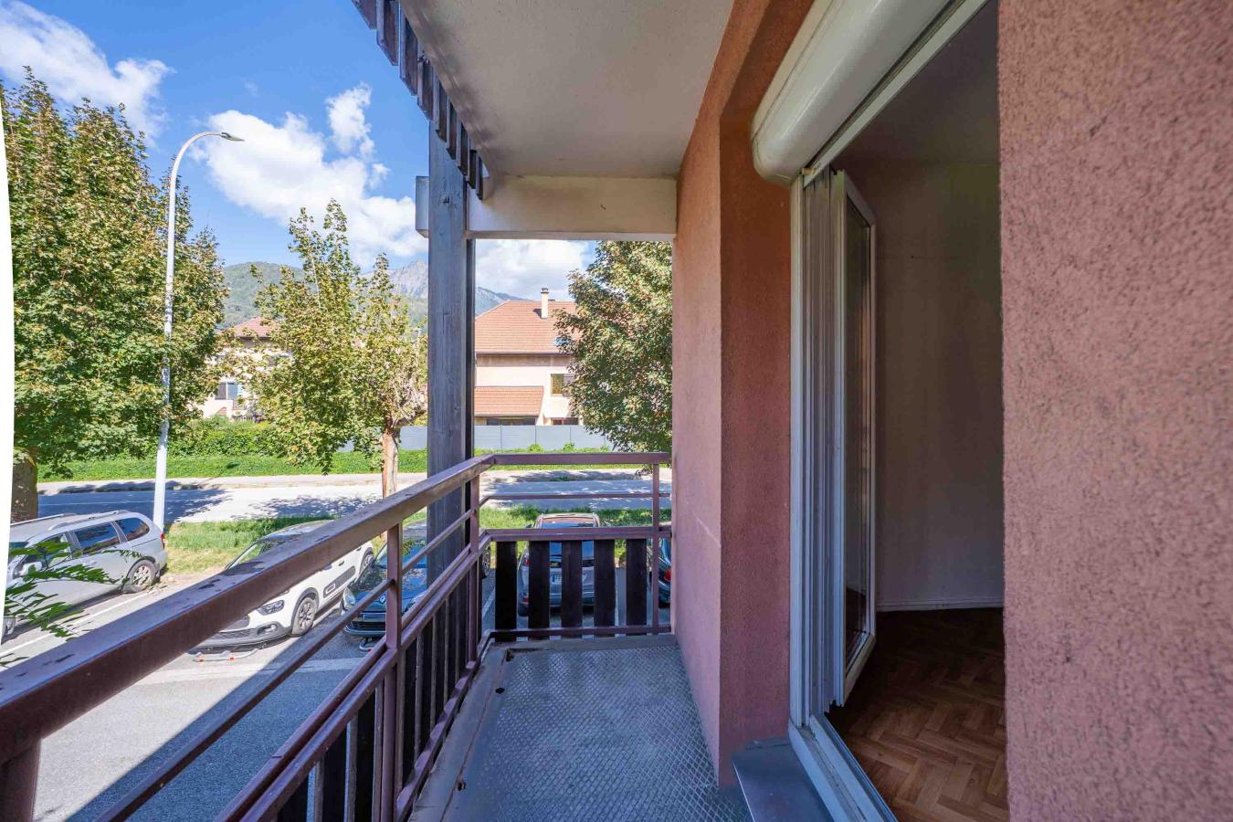 
																																							3 pièces - 
																																						1er étage - 67m² - 120 000 € - Photo #1