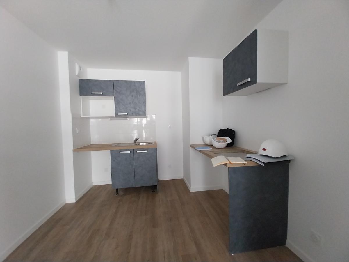 
																			3 pièces - 
																		3ème étage - 70m² - 942,36 € - Photo #2