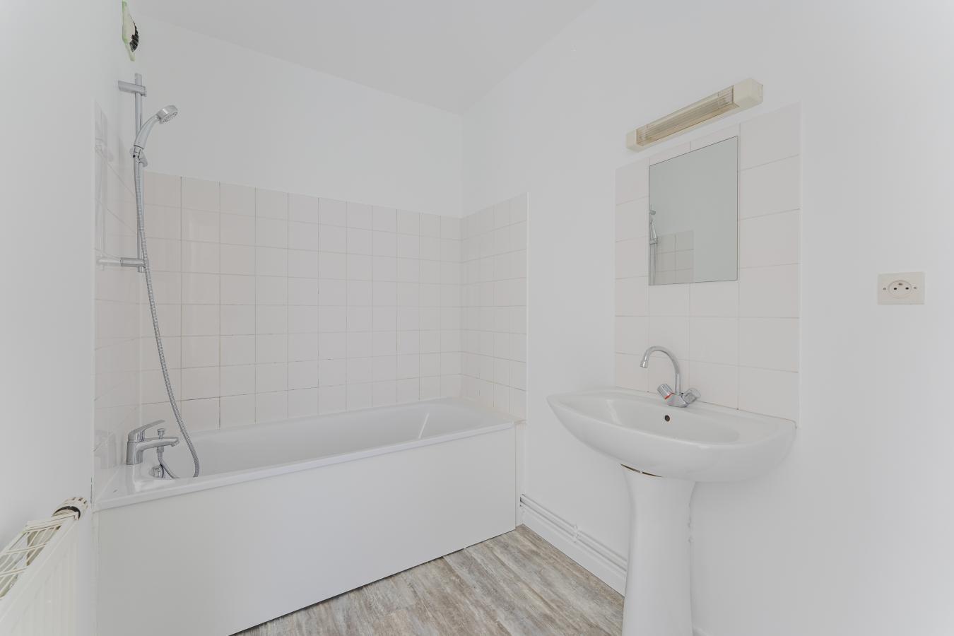 
																			3 pièces - 
																		RDC - 65m² - 149 000 € - Photo #3