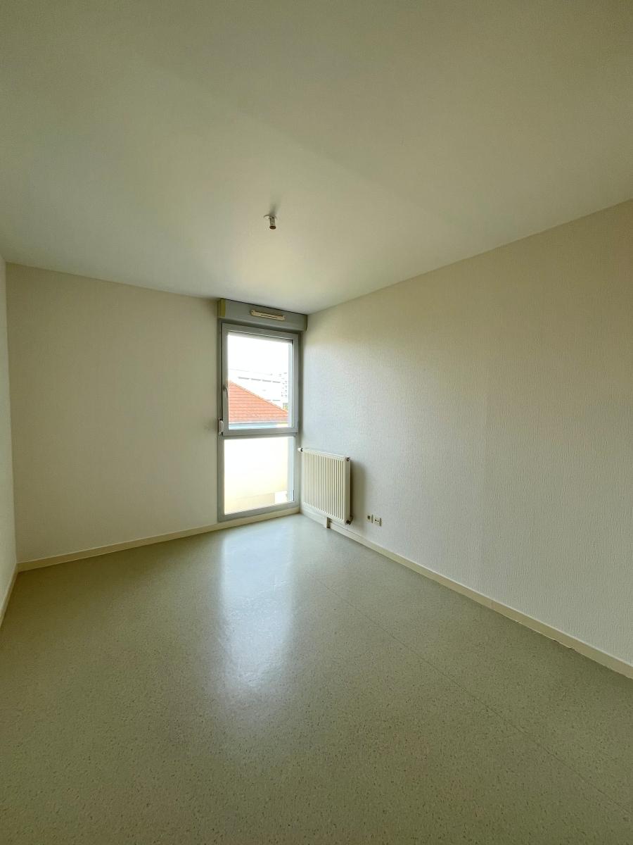 
																																							4 pièces - 
																																						2ème étage - 88m² - 174 300 € - Photo #5