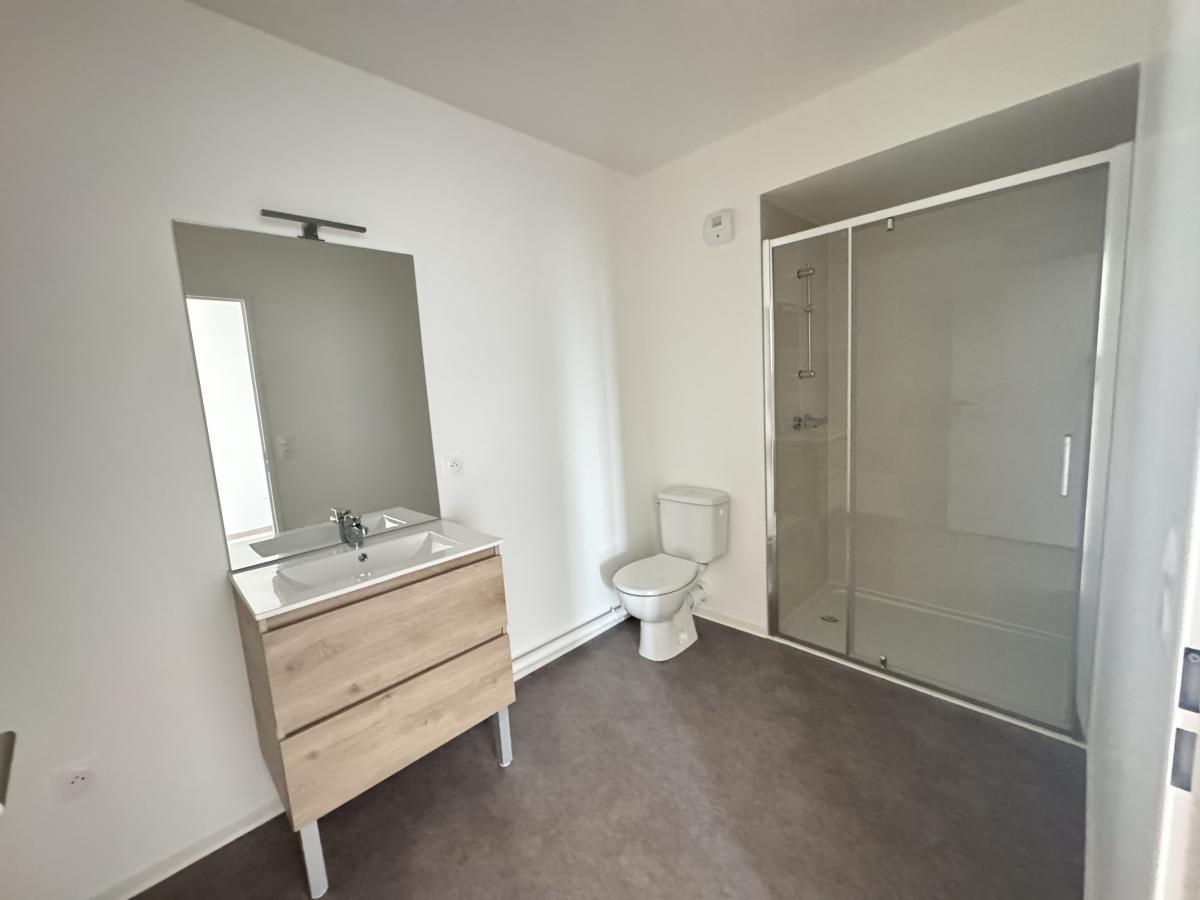 
																																							2 pièces - 
																																						3ème étage - 49m² - 714,46 € - Photo #2