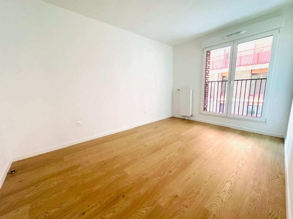 4 pièces - 2ème étage - 84m² - 1 475,68 € - Photo #3