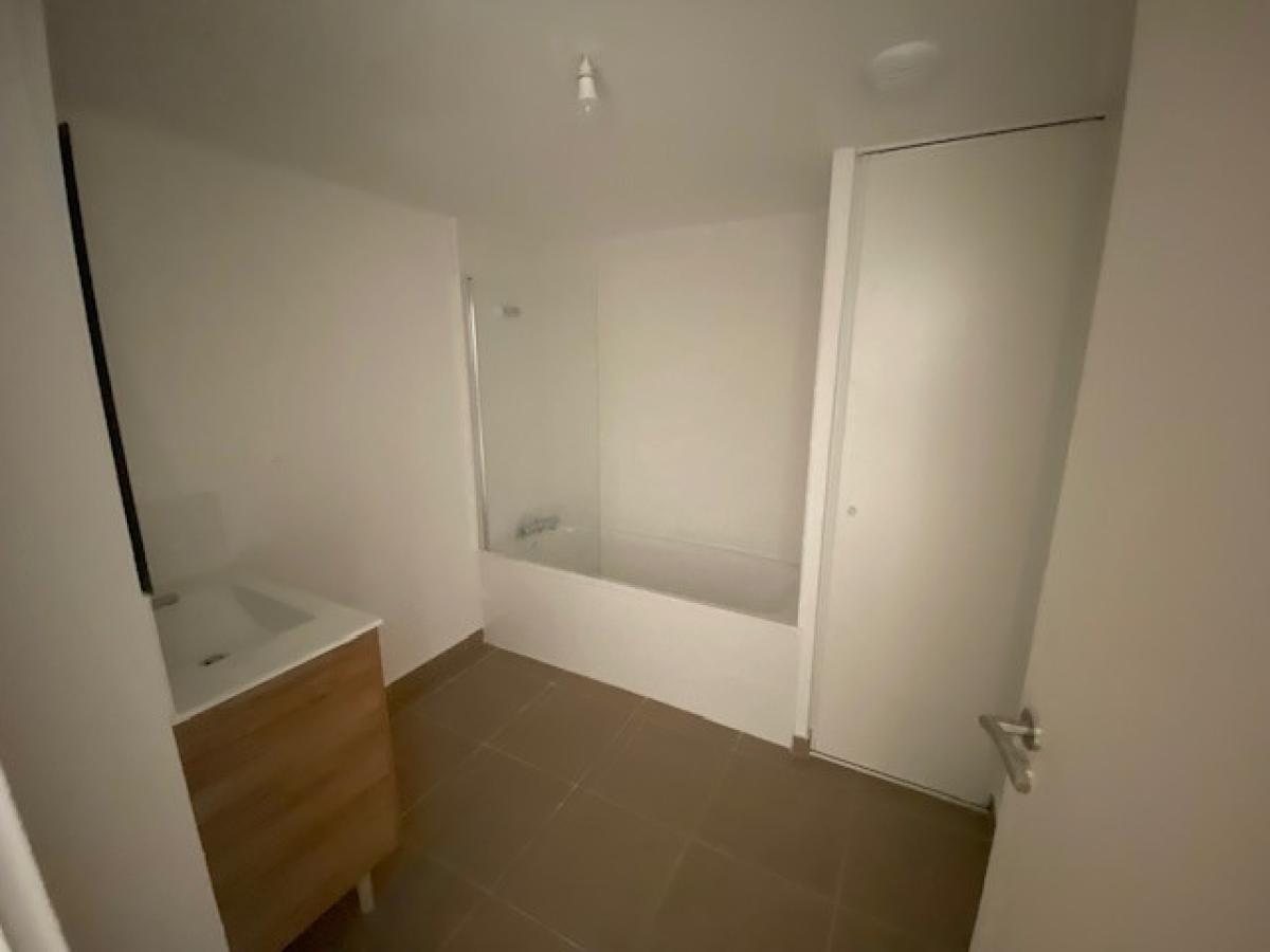 2 pièces - RDC - 47m² - 561,30 € - Photo #3
