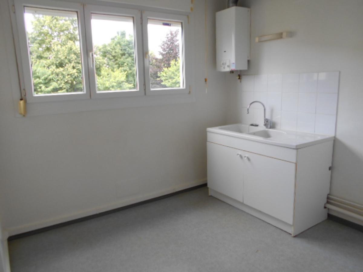 4 pièces - 2ème étage - 67m² - 96 000 € - Photo #4