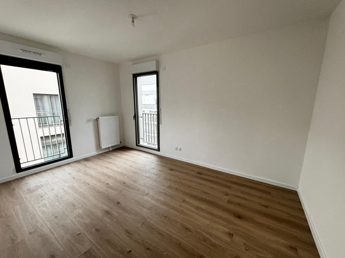 
																																							4 pièces - 
																																						2ème étage - 83m² - 1 847,65 € - Photo #7