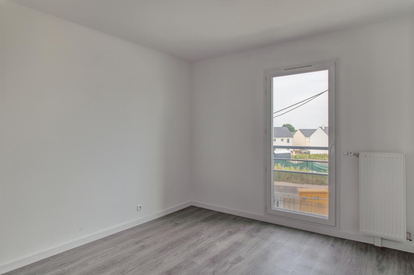 
																																							3 pièces - 
																																						3ème étage - 70m² - 1 021,12 € - Photo #3