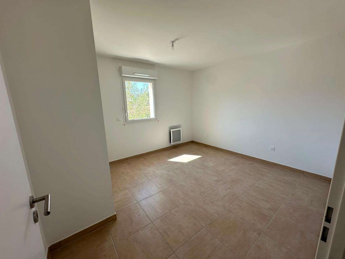 3 pièces - 2ème étage - 58m² - 713,82 € - Photo #3