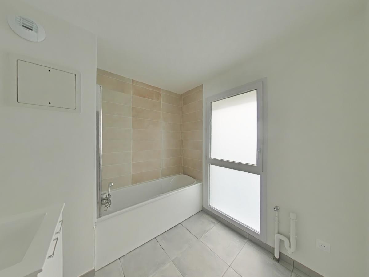 
																			4 pièces - 
																		RDC - 86m² - 1 099,14 € - Photo #4