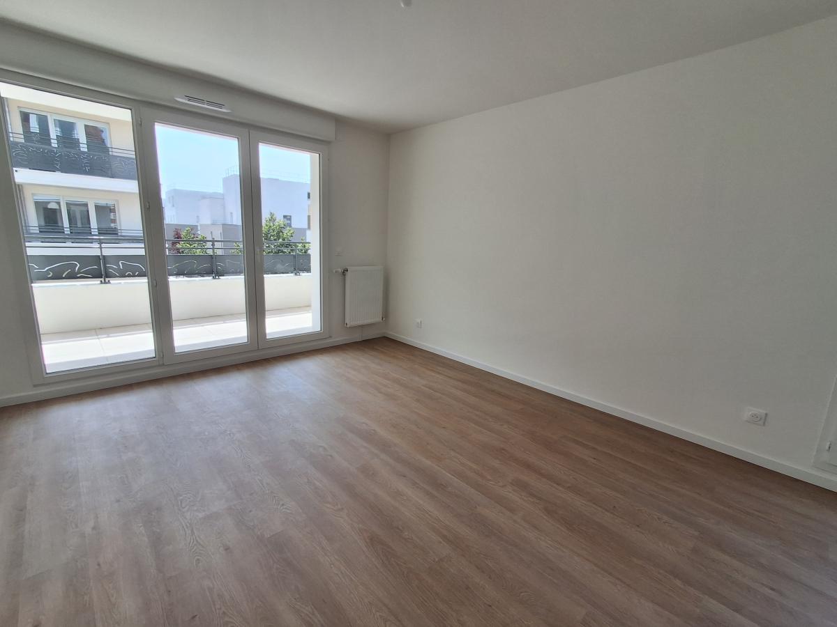2 pièces - 3ème étage - 42m² - 909,89 € - Photo #2