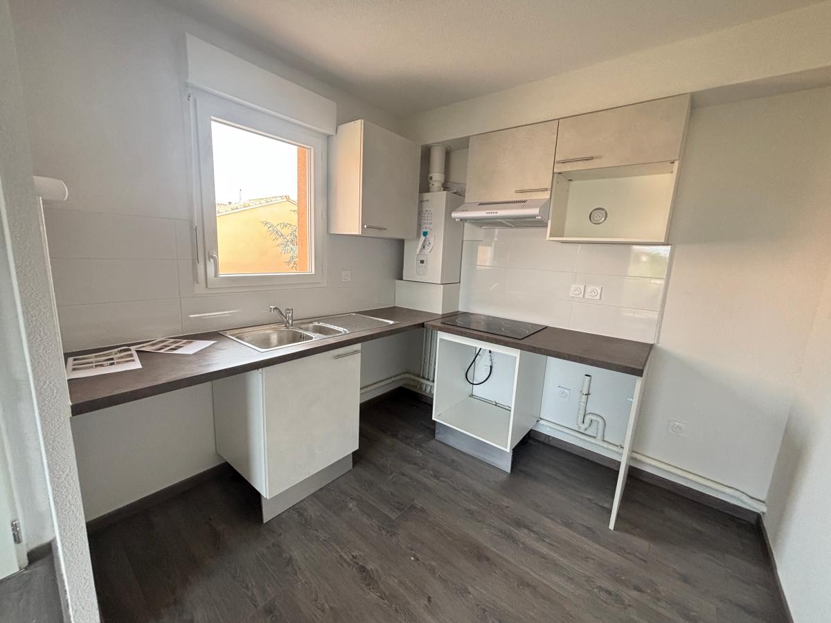 
																			4 pièces - 
																		1er étage - 80m² - 884,40 € - Photo #4
