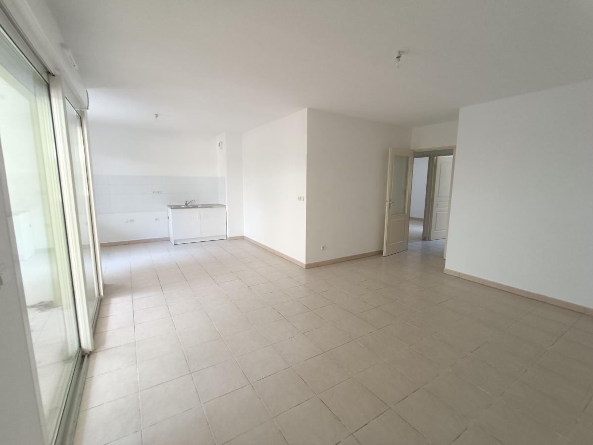 
																			3 pièces - 
																		RDC - 64m² - 185 000 € - Photo #1