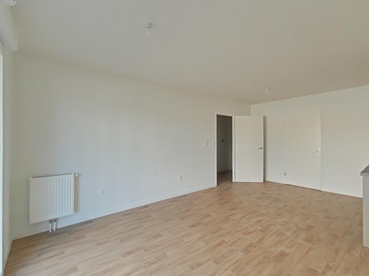 
																																							2 pièces - 
																																						RDC - 47m² - 848,55 € - Photo #1