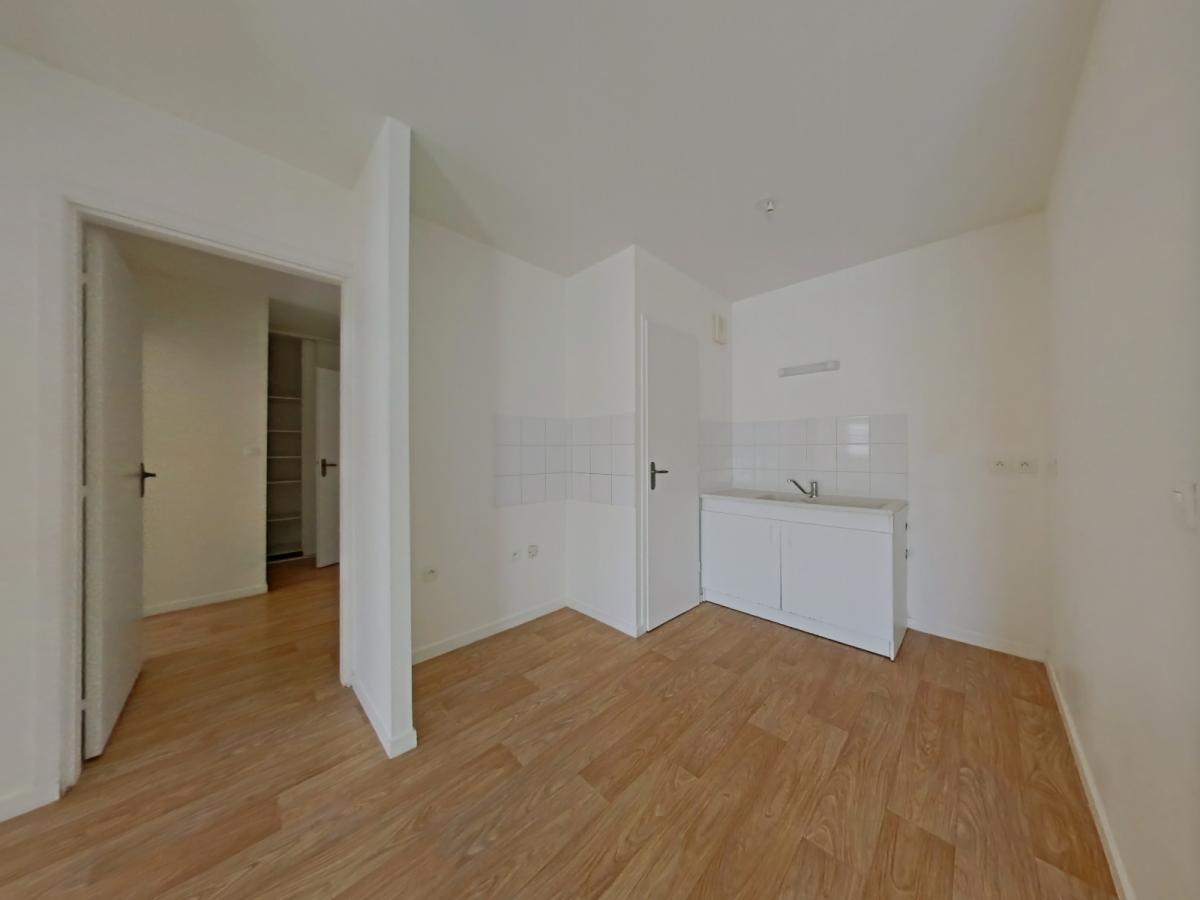 
																																							3 pièces - 
																																						3ème étage - 68m² - 763,64 € - Photo #4