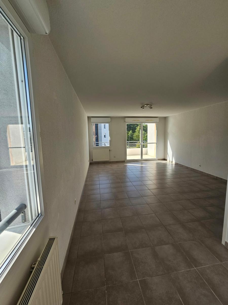 
																																							3 pièces - 
																																						2ème étage - 67m² - 1 454,80 € - Photo #2