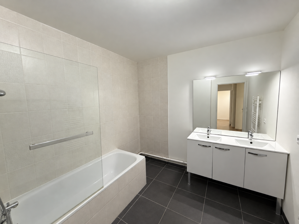 4 pièces - 2ème étage - 87m² - 984,07 € - Photo #4
