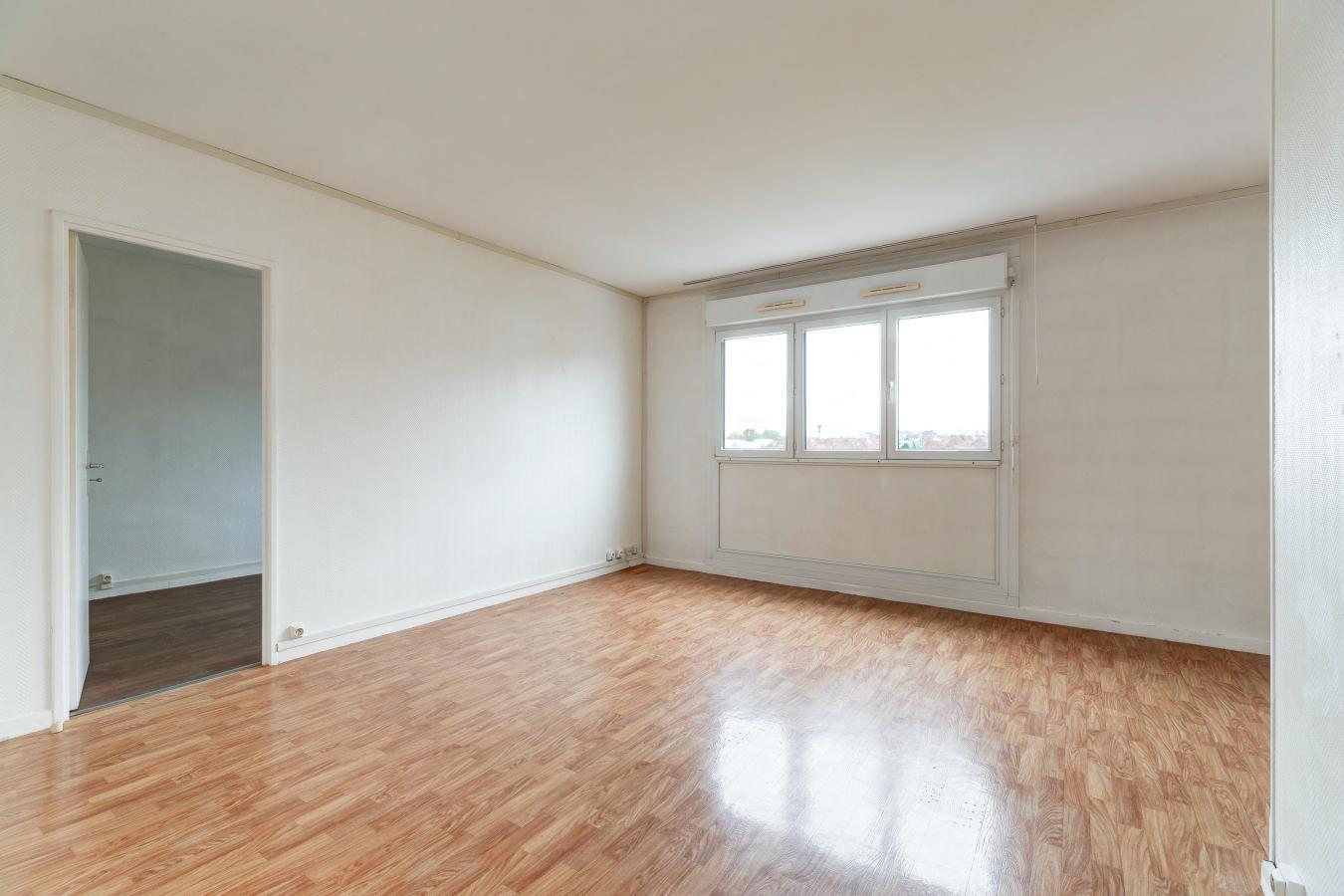 4 pièces - 4ème étage - 67m² - 82 500 € - Photo #2