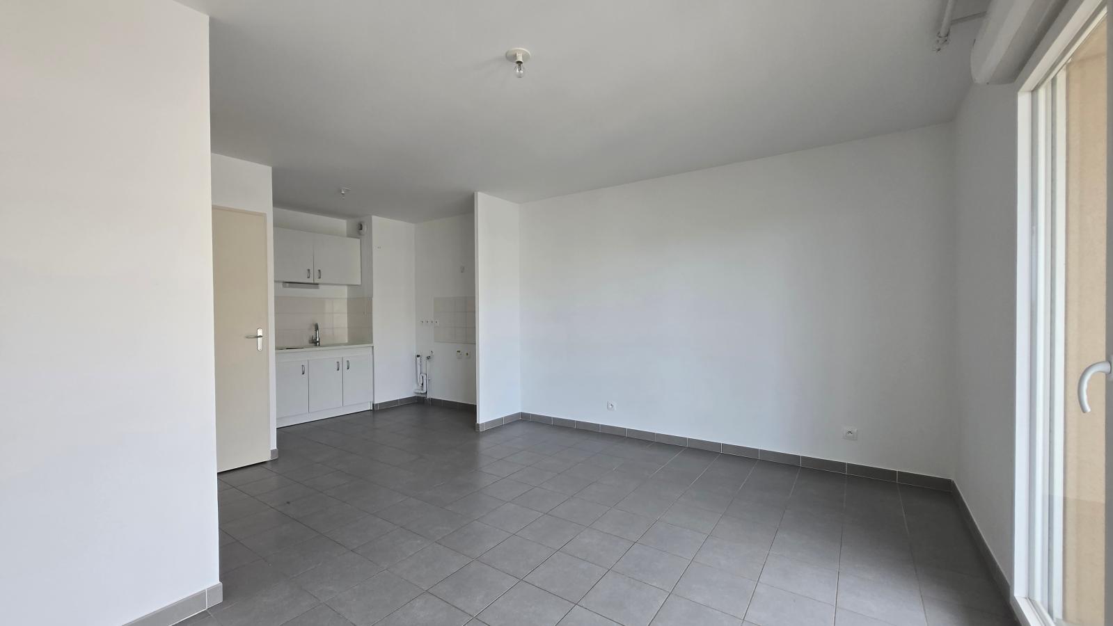 2 pièces - 7ème étage - 46m² - 805,80 € - Photo #3