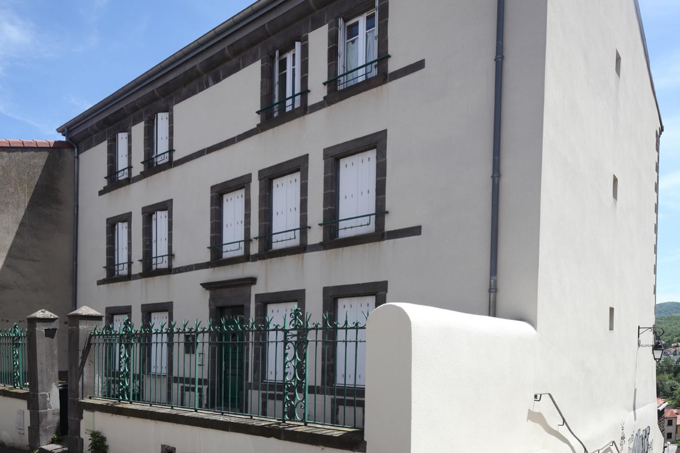 
																																							4 pièces - 
																																						2ème étage - 81m² - 679,45 € - Photo #2