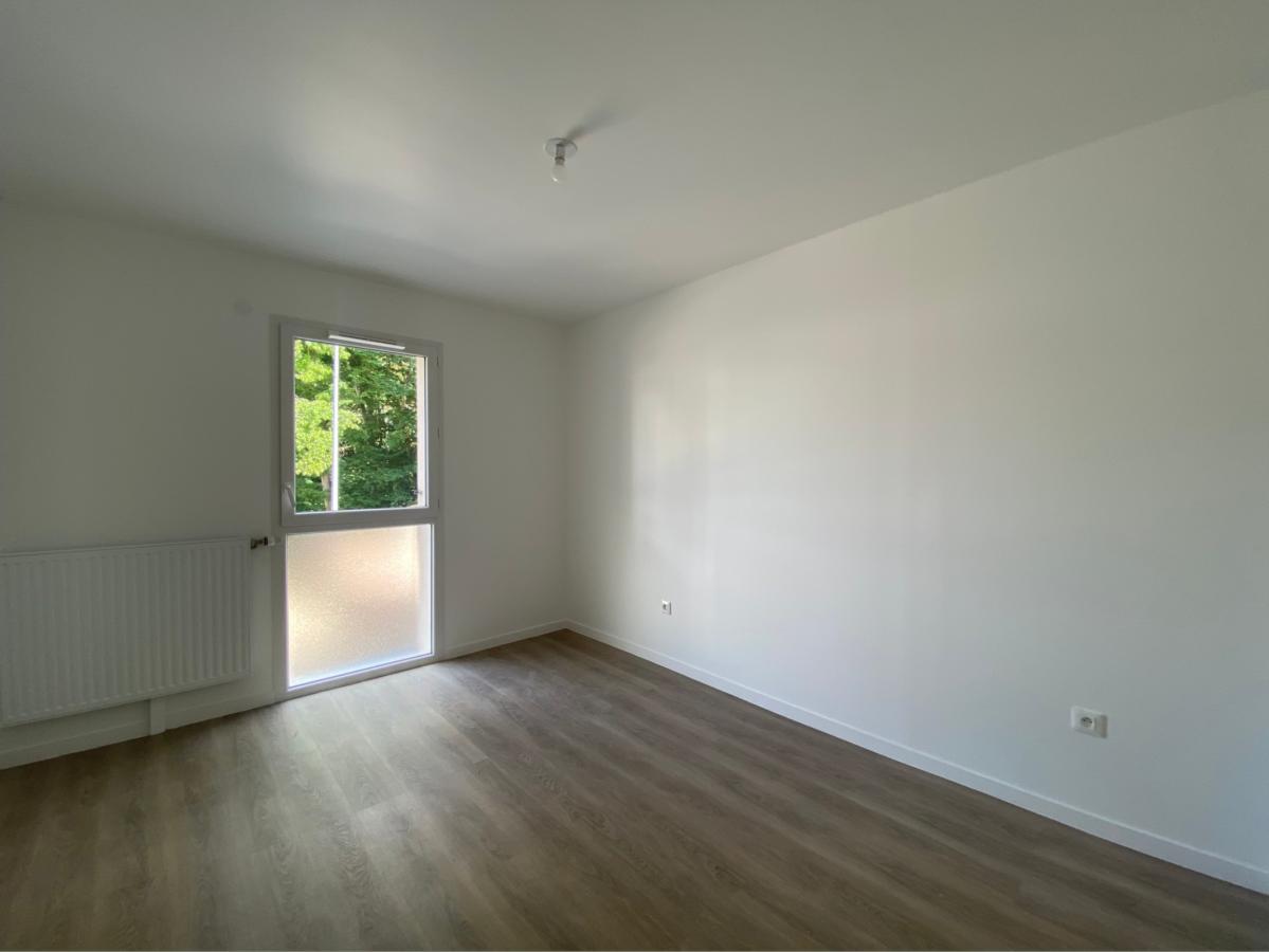 
																																							3 pièces - 
																																						1er étage - 65m² - 840,97 € - Photo #5