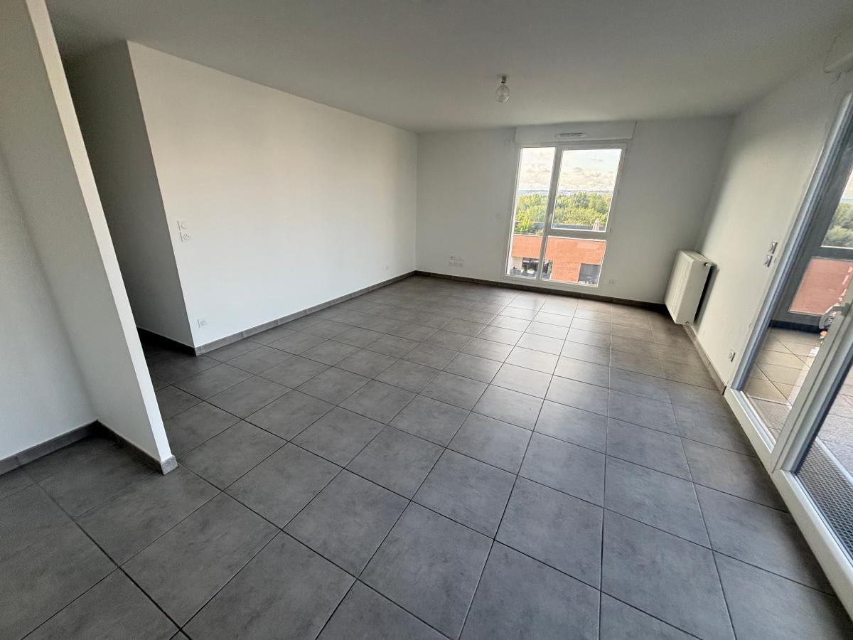 
																																							4 pièces - 
																																						5ème étage - 85m² - 1 089,00 € - Photo #2