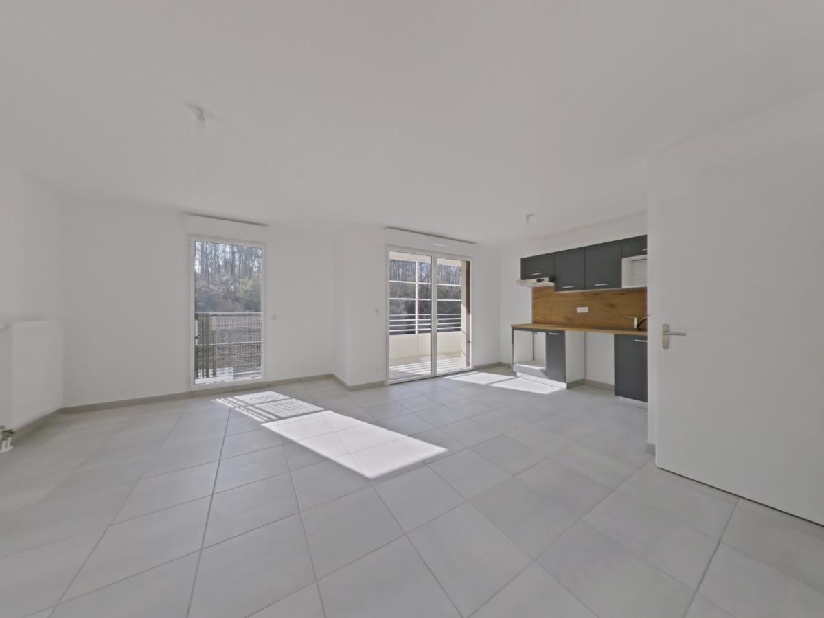 3 pièces - 5ème étage - 62m² - 807,62 € - Photo #0