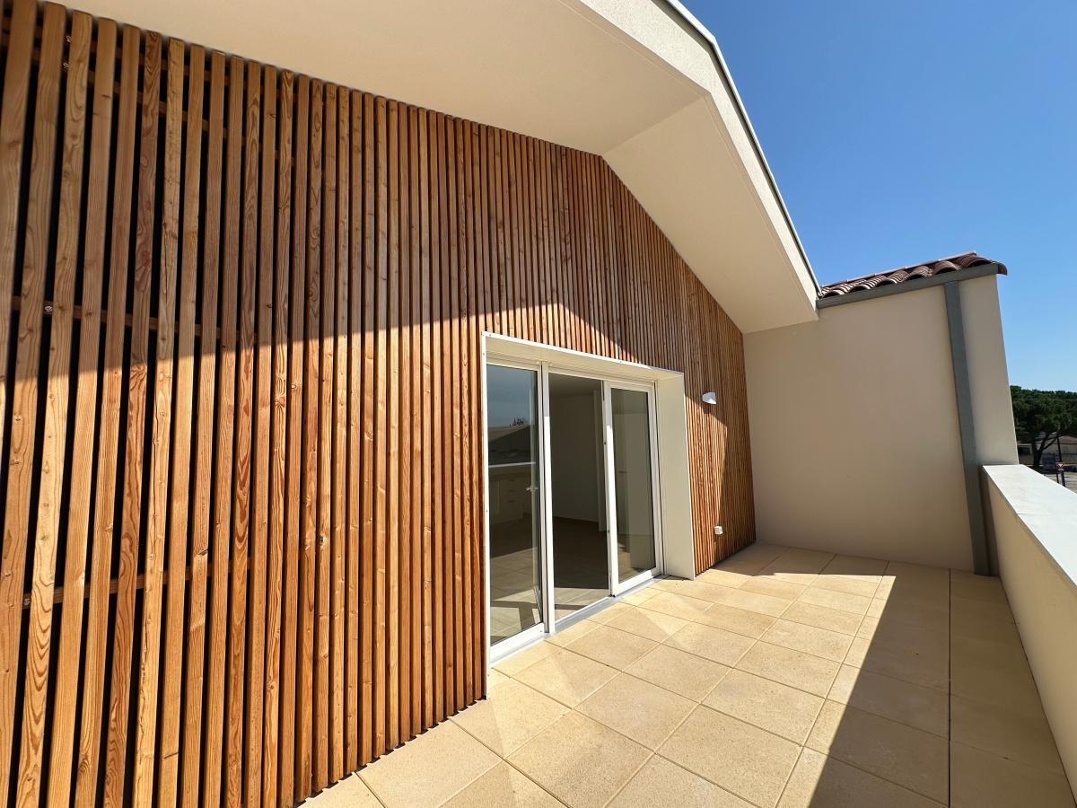 4 pièces - 2ème étage - 74m² - 853,43 € - Photo #2