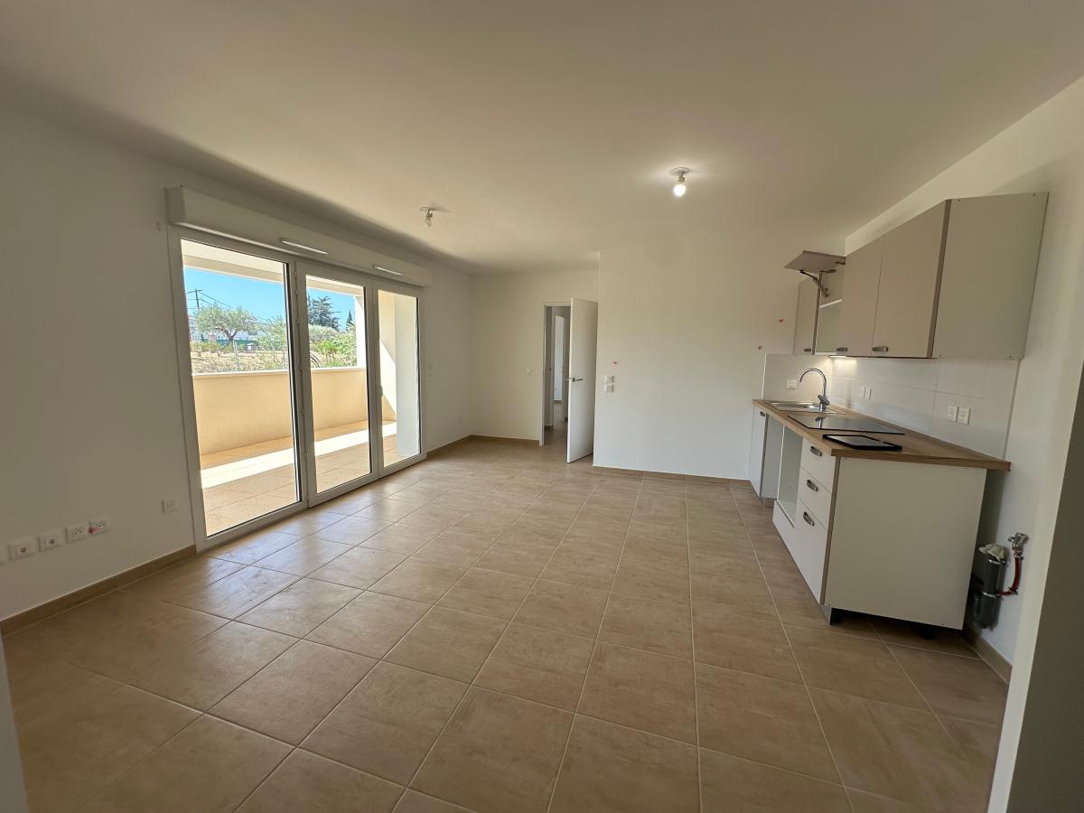 
																																							3 pièces - 
																																						RDC - 60m² - 736,18 € - Photo #1
