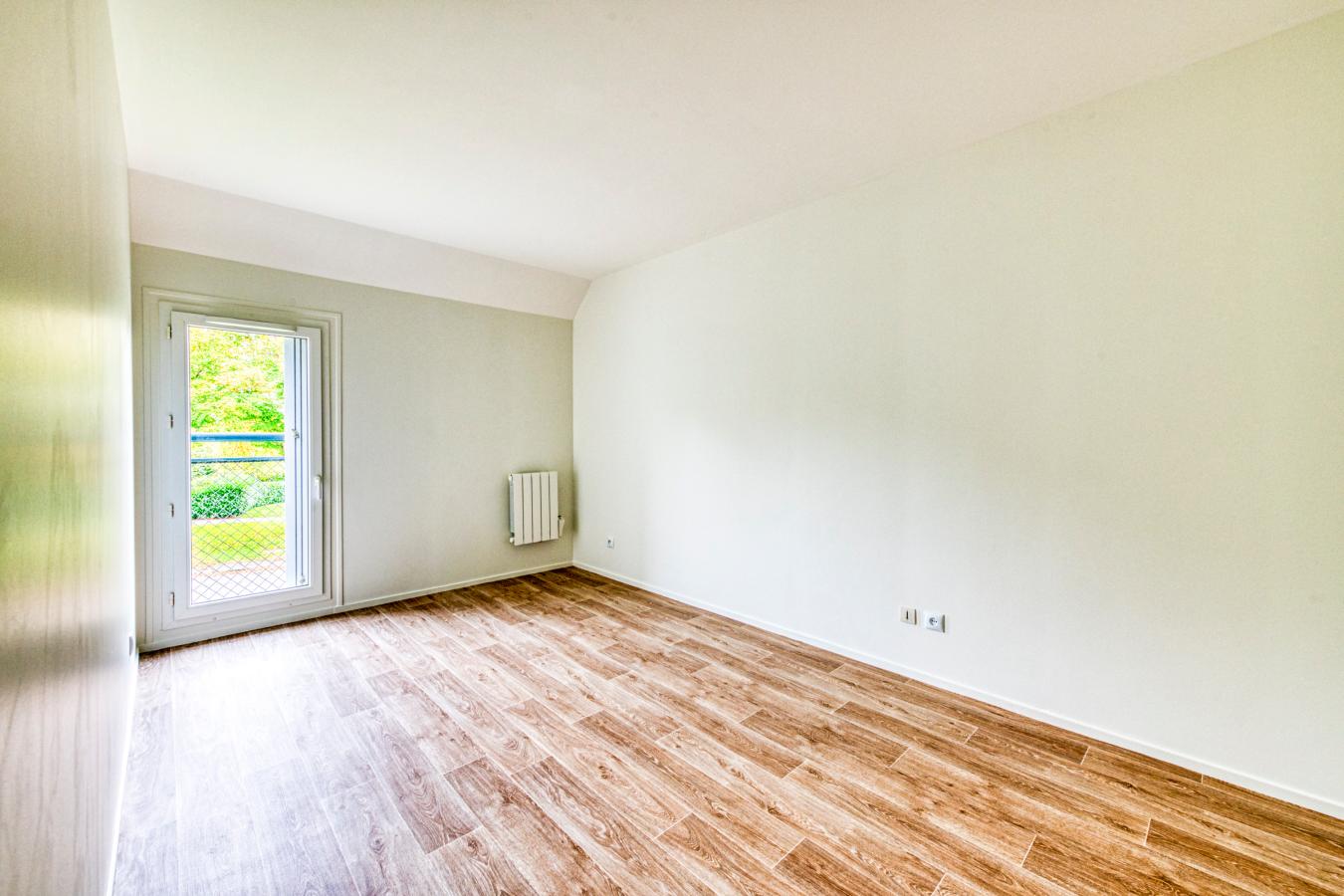 
																																							4 pièces - 
																																						RDC - 87m² - 222 000 € - Photo #2