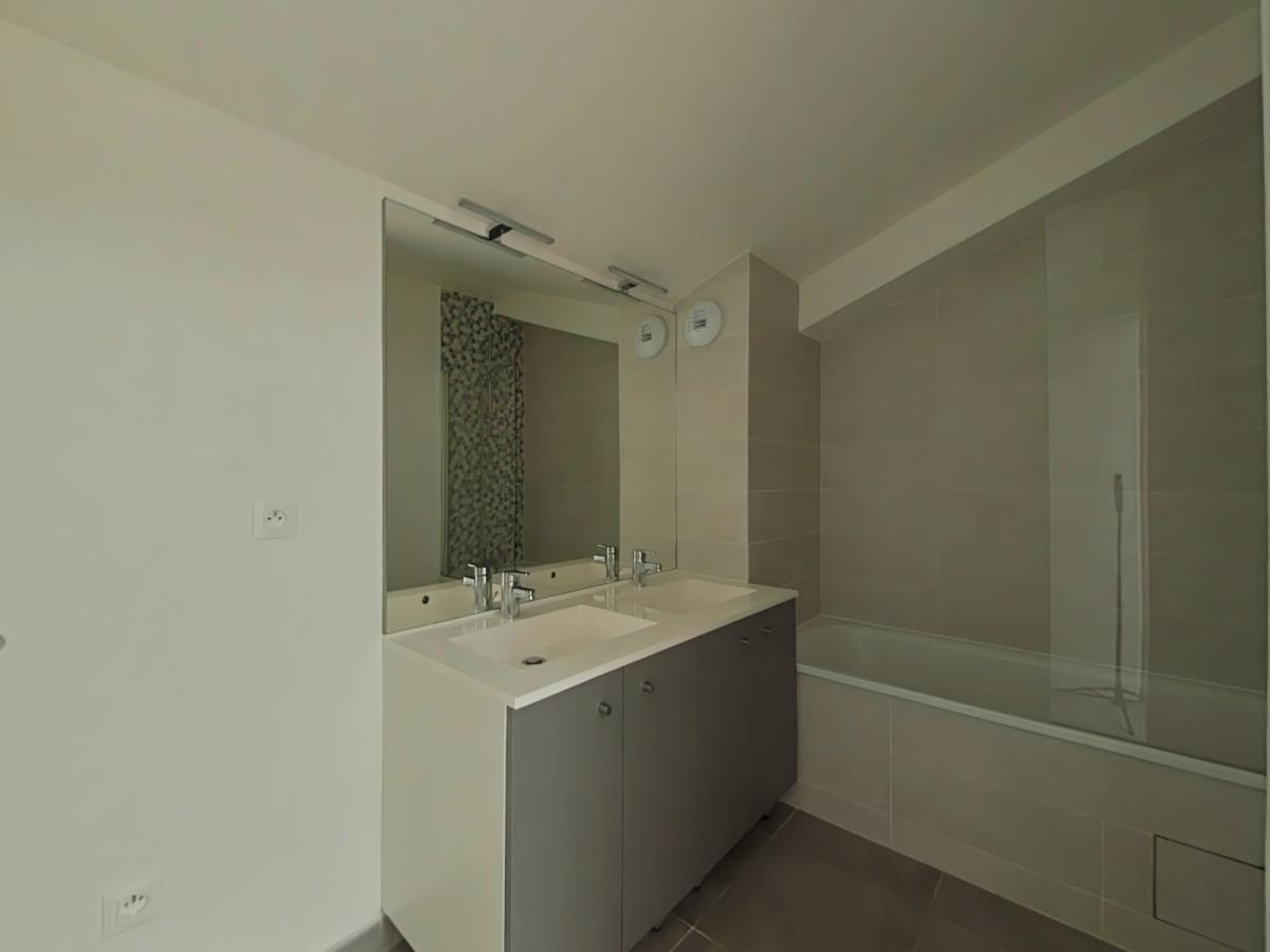 3 pièces - 1er étage - 67m² - 800,80 € - Photo #2