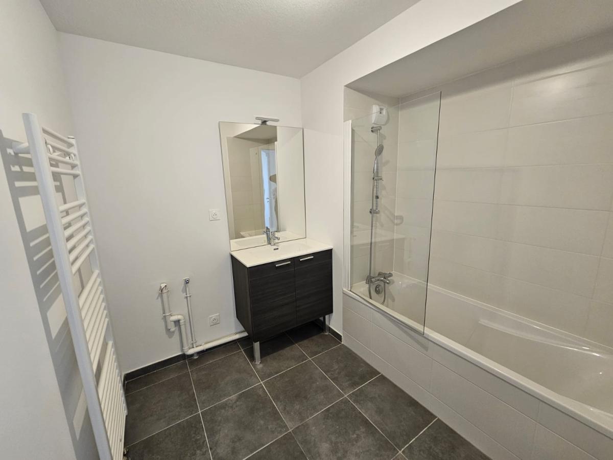 
																																							3 pièces - 
																																						3ème étage - 65m² - 739,40 € - Photo #6