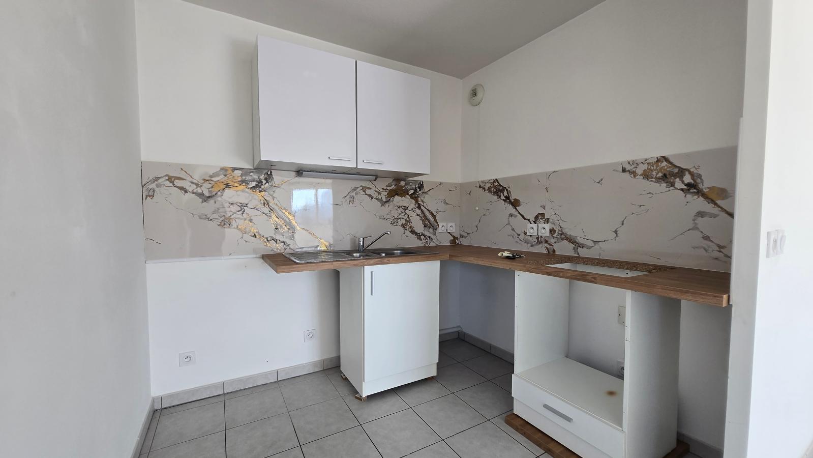 
																																							4 pièces - 
																																						5ème étage - 106m² - 1 610,81 € - Photo #3