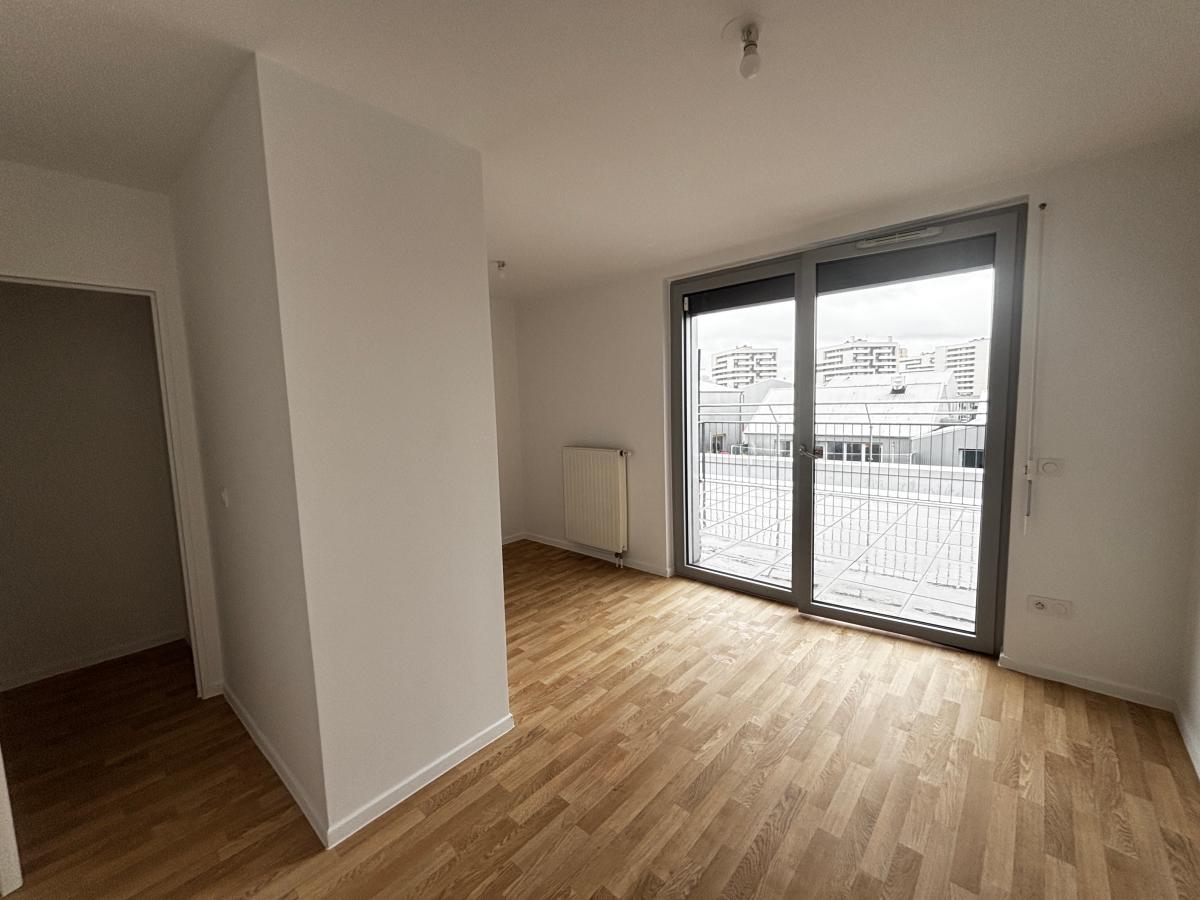 
																			3 pièces – 
																		6ème étage – 81m² - 2 050,07 € - Photo #6