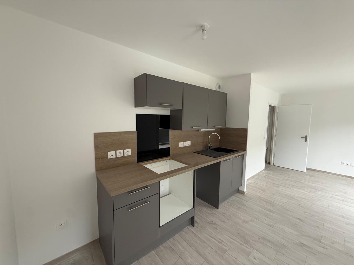 2 pièces - 2ème étage - 45m² - 687,88 € - Photo #3