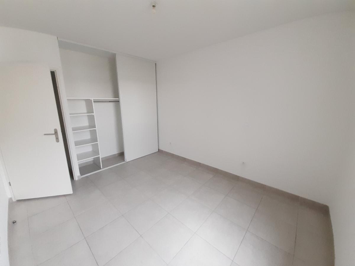 
																																							3 pièces - 
																																						1er étage - 63m² - 917,93 € - Photo #3