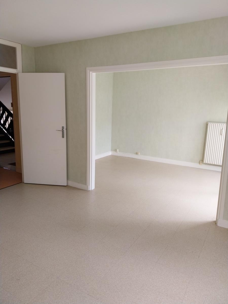 
																			4 pièces - 
																		RDC - 74m² - 99 000 € - Photo #1